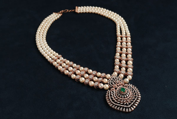 Large Pearls, Diamonds and Gems necklace for necklace segment